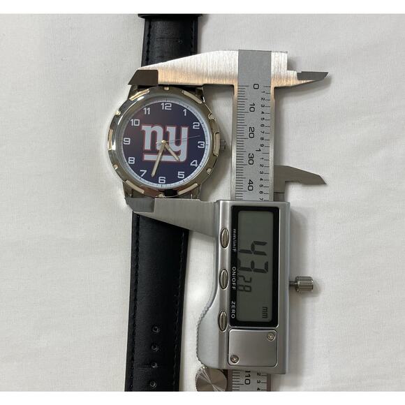 New York Giants Men's Wrecker Series Sports Watch w/Black Leather Brand - Picture 3 of 5